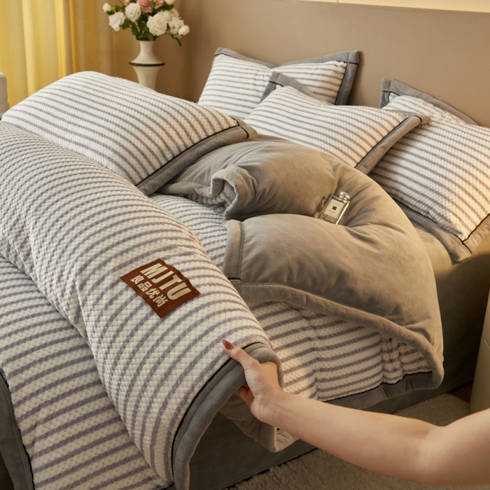 91家纺网 家纺一手货源 找家纺 （总）晨曦家纺 2025新款加厚贝贝绒牛奶绒四件套（暖光）