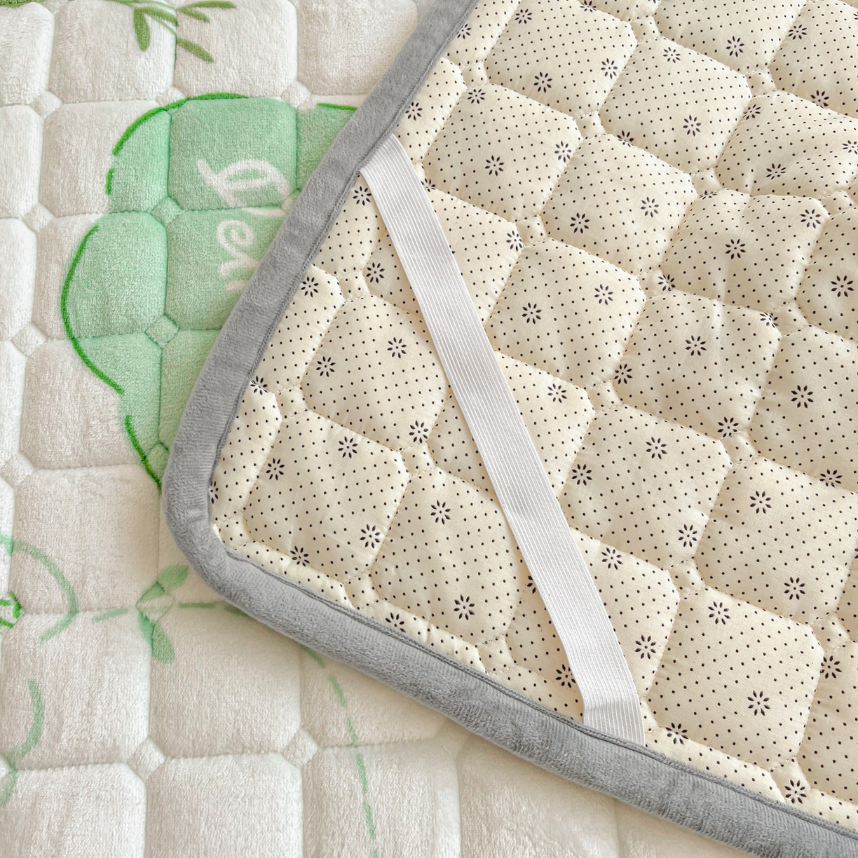 91家纺网 家纺一手货源 找家纺 小叮当家纺仓储工厂店 2025新款牛奶绒夹棉印花床垫床护垫大床图 绒床垫-熊猫乐园绿色