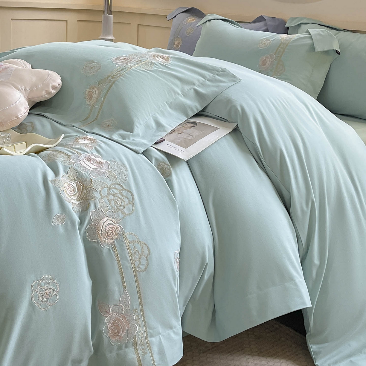 91家纺网 家纺一手货源 找家纺  秋冬季爆款A类加厚保暖全棉磨毛四件套纯棉被套重工刺绣床笠款轻奢高端床上用品 温莎-茶绿