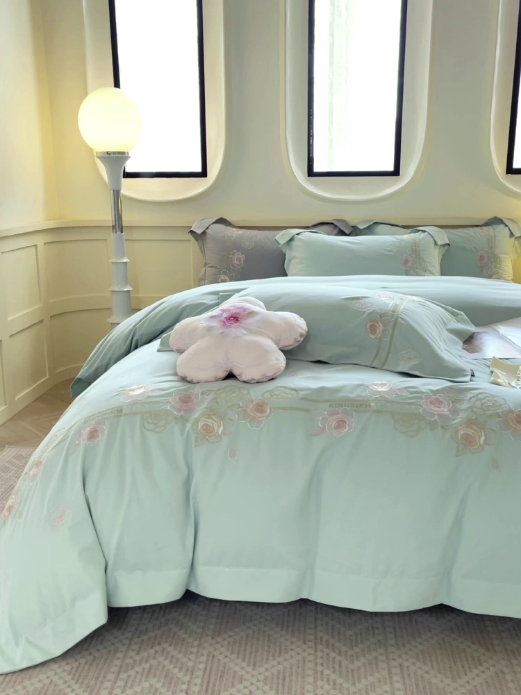 91家纺网 家纺一手货源 找家纺  秋冬季爆款A类加厚保暖全棉磨毛四件套纯棉被套重工刺绣床笠款轻奢高端床上用品 温莎-茶绿