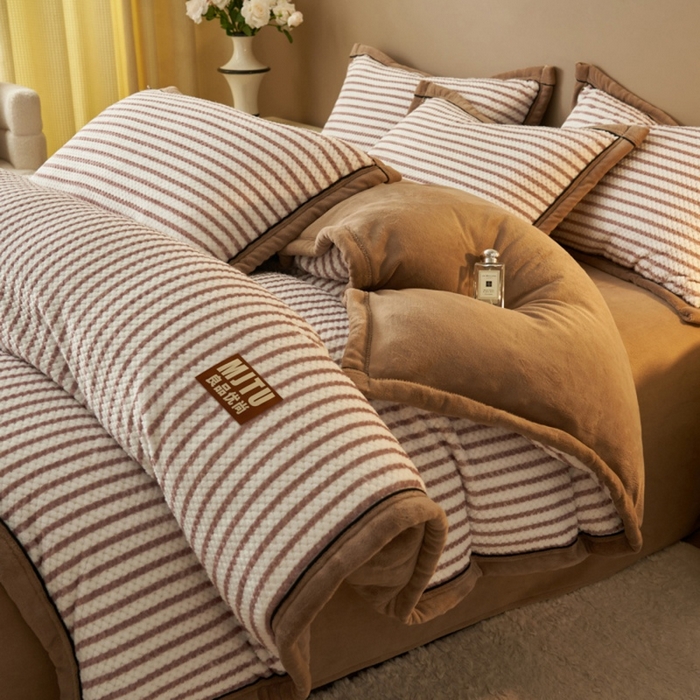 91家纺网 家纺一手货源 找家纺 （总）晨曦家纺 2025新款加厚贝贝绒牛奶绒四件套（暖光）