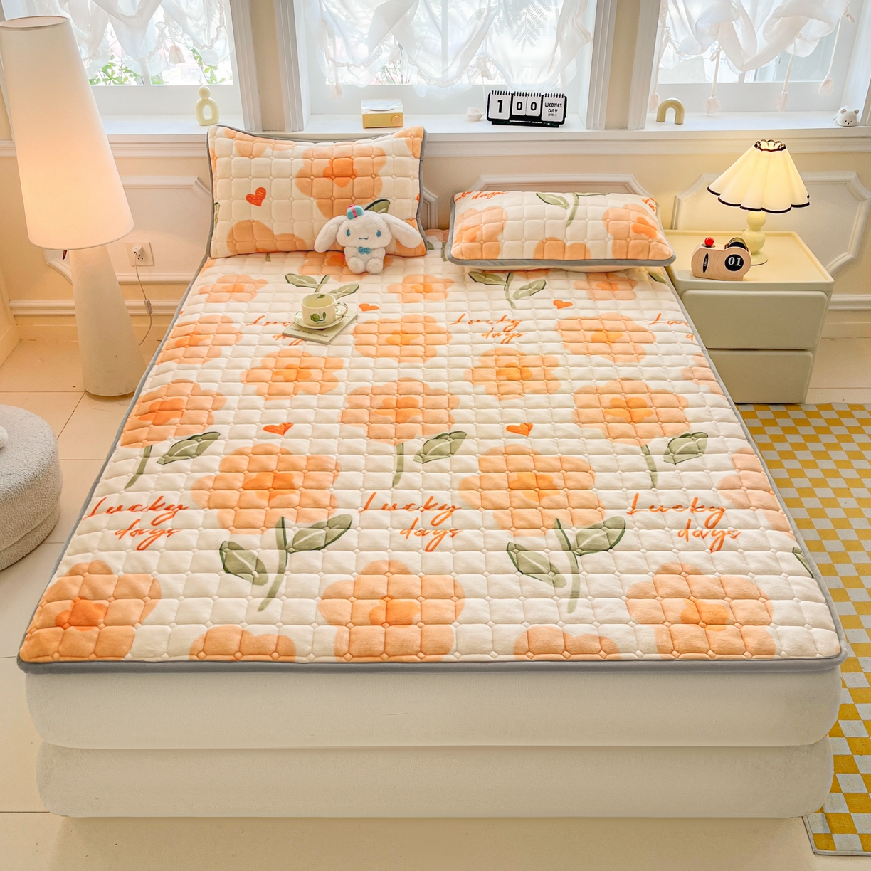 91家纺网 家纺一手货源 找家纺 小叮当家纺仓储工厂店 2025新款牛奶绒夹棉印花床垫床护垫大床图 绒床垫-萱花