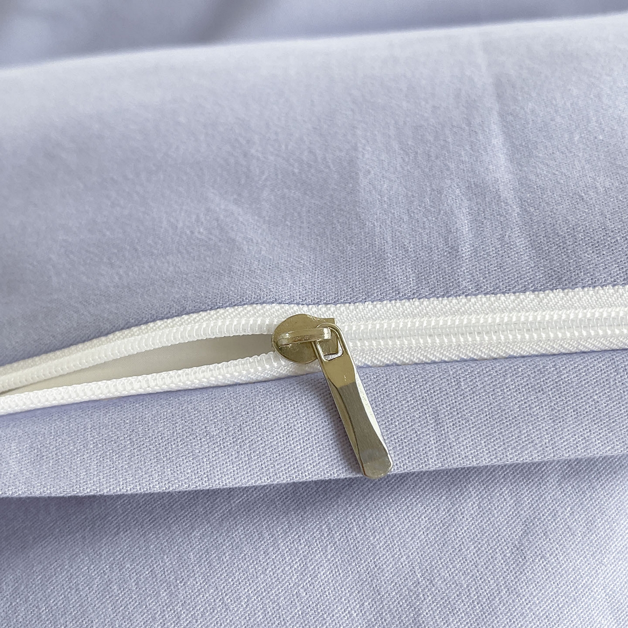 91家纺网 家纺一手货源 找家纺  秋冬季爆款A类加厚保暖全棉磨毛四件套纯棉被套重工刺绣床笠款轻奢高端床上用品 温莎-莓蓝