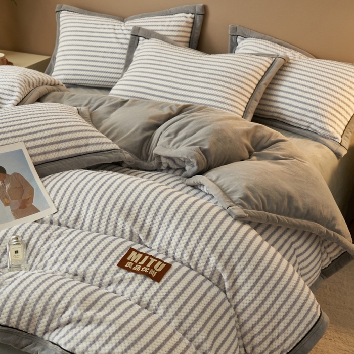 91家纺网 家纺一手货源 找家纺 晨曦家纺 2025新款加厚贝贝绒牛奶绒四件套（暖光） 贝贝绒-典雅灰