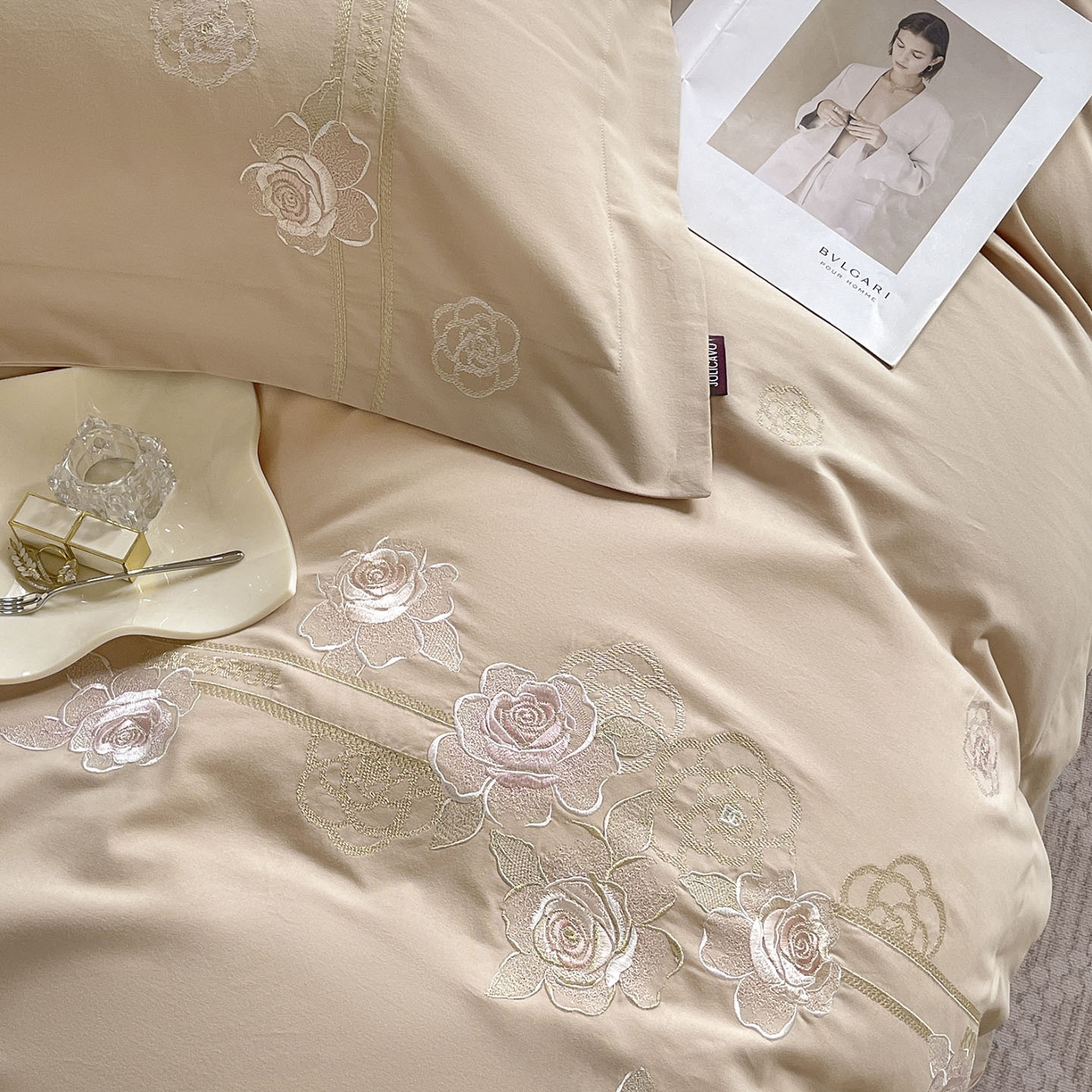 91家纺网 家纺一手货源 找家纺  秋冬季爆款A类加厚保暖全棉磨毛四件套纯棉被套重工刺绣床笠款轻奢高端床上用品 温莎-拿铁