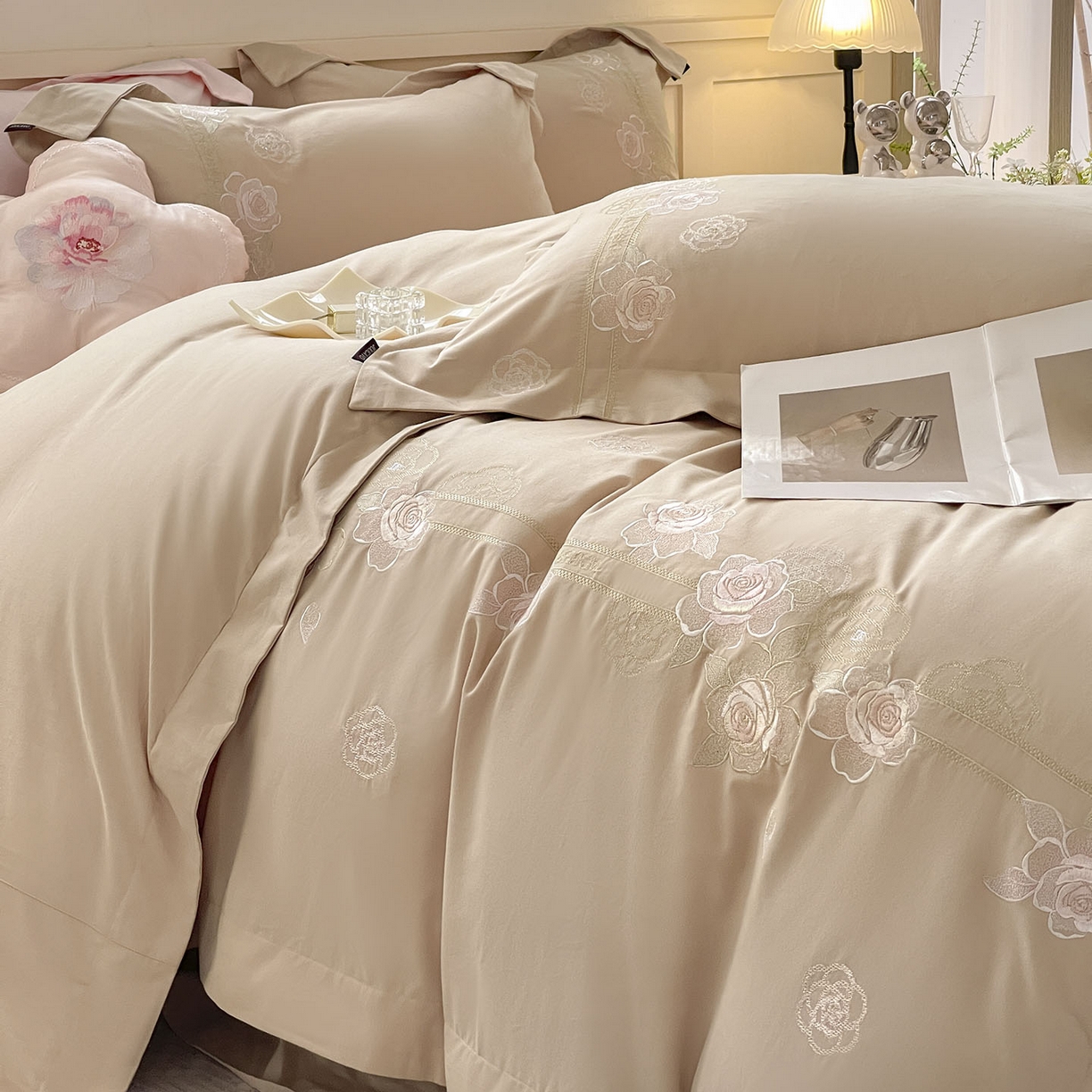 91家纺网 家纺一手货源 找家纺  秋冬季爆款A类加厚保暖全棉磨毛四件套纯棉被套重工刺绣床笠款轻奢高端床上用品 温莎-拿铁