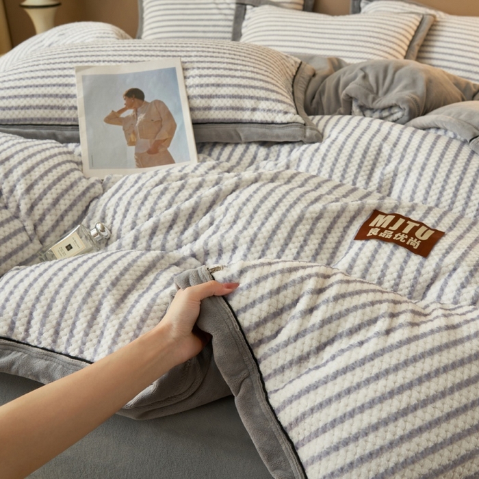 91家纺网 家纺一手货源 找家纺 晨曦家纺 2025新款加厚贝贝绒牛奶绒四件套（暖光） 贝贝绒-典雅灰