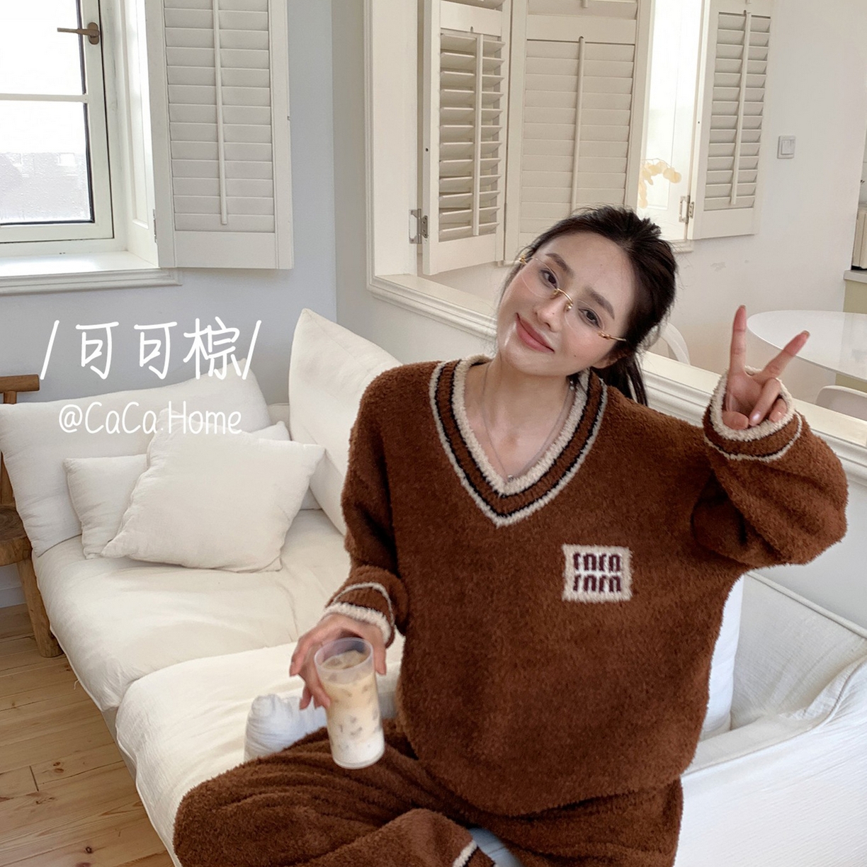 91家纺网 家纺一手货源 找家纺 （总）妍景家居生活馆 2025新款半边绒-V领学院套装