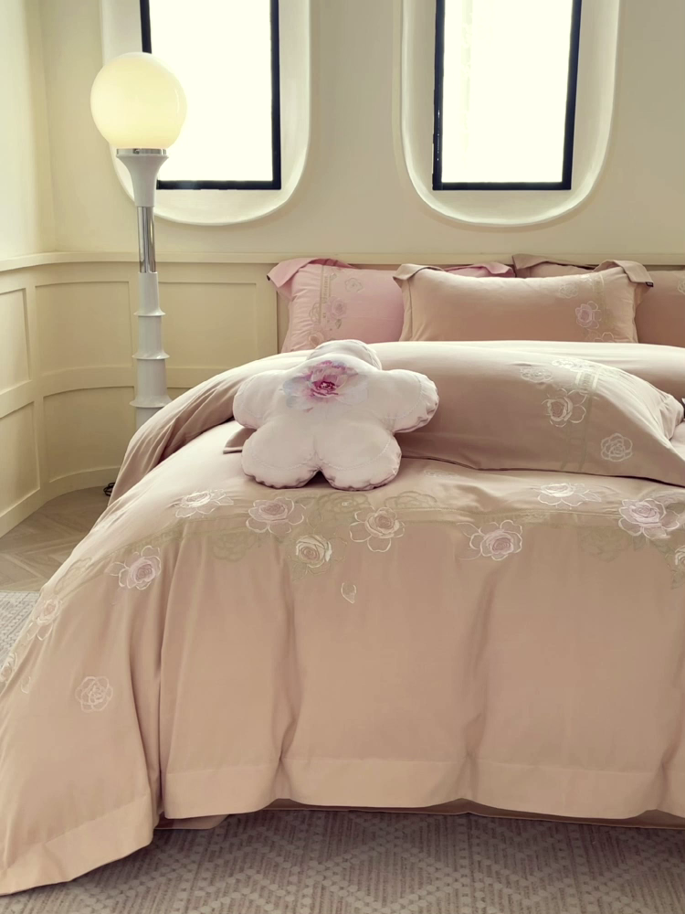 91家纺网 家纺一手货源 找家纺  秋冬季爆款A类加厚保暖全棉磨毛四件套纯棉被套重工刺绣床笠款轻奢高端床上用品 温莎-拿铁