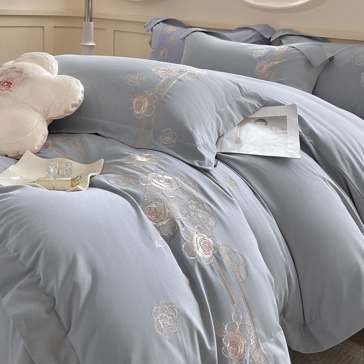 91家纺网 家纺一手货源 找家纺  秋冬季爆款A类加厚保暖全棉磨毛四件套纯棉被套重工刺绣床笠款轻奢高端床上用品 温莎-夜灰