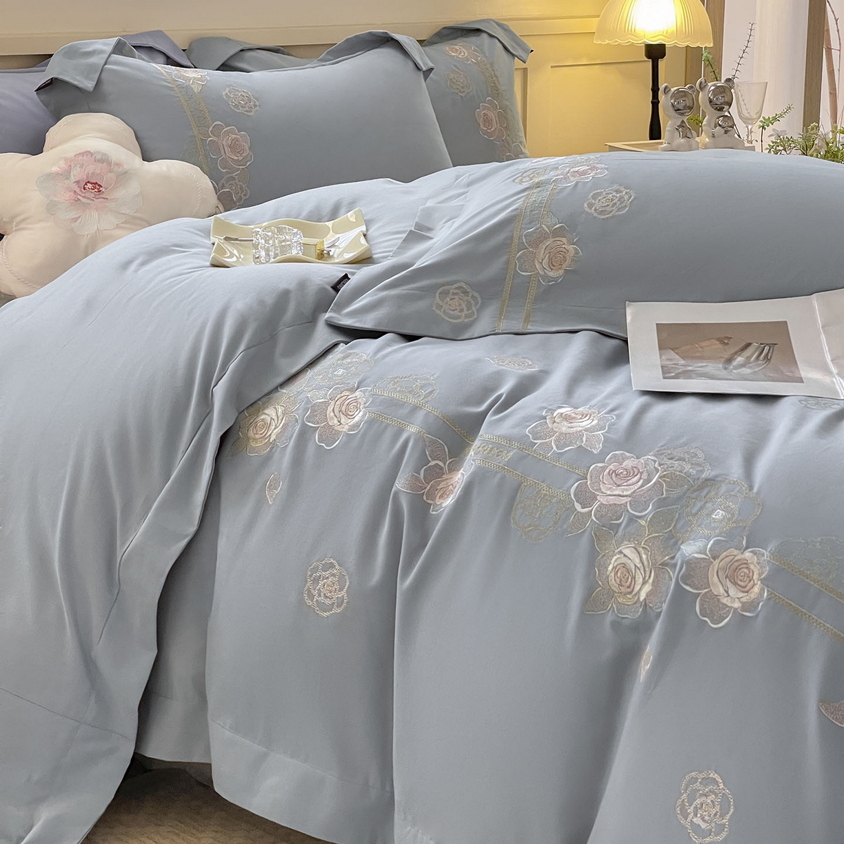 91家纺网 家纺一手货源 找家纺  秋冬季爆款A类加厚保暖全棉磨毛四件套纯棉被套重工刺绣床笠款轻奢高端床上用品 温莎-夜灰