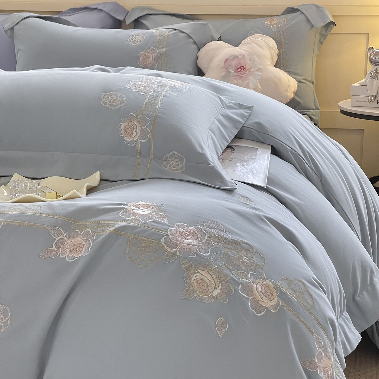 91家纺网 家纺一手货源 找家纺  秋冬季爆款A类加厚保暖全棉磨毛四件套纯棉被套重工刺绣床笠款轻奢高端床上用品 温莎-夜灰