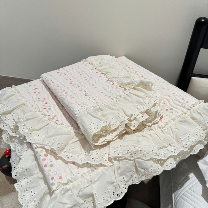 91家纺网 家纺一手货源 找家纺 奈萝家纺 2025新款全棉纯棉床盖三件套可配同款四季被同款被套 草莓酱