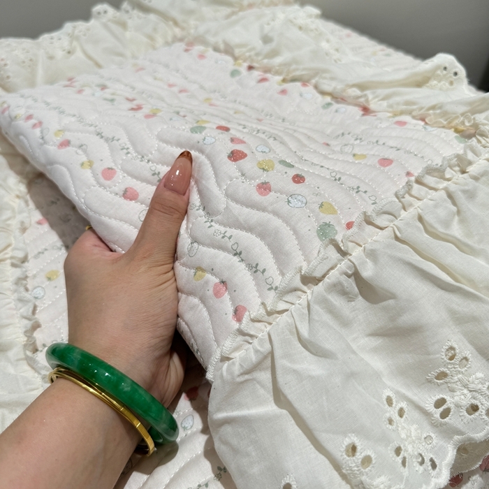 91家纺网 家纺一手货源 找家纺 奈萝家纺 2025新款全棉纯棉床盖三件套可配同款四季被同款被套 草莓酱