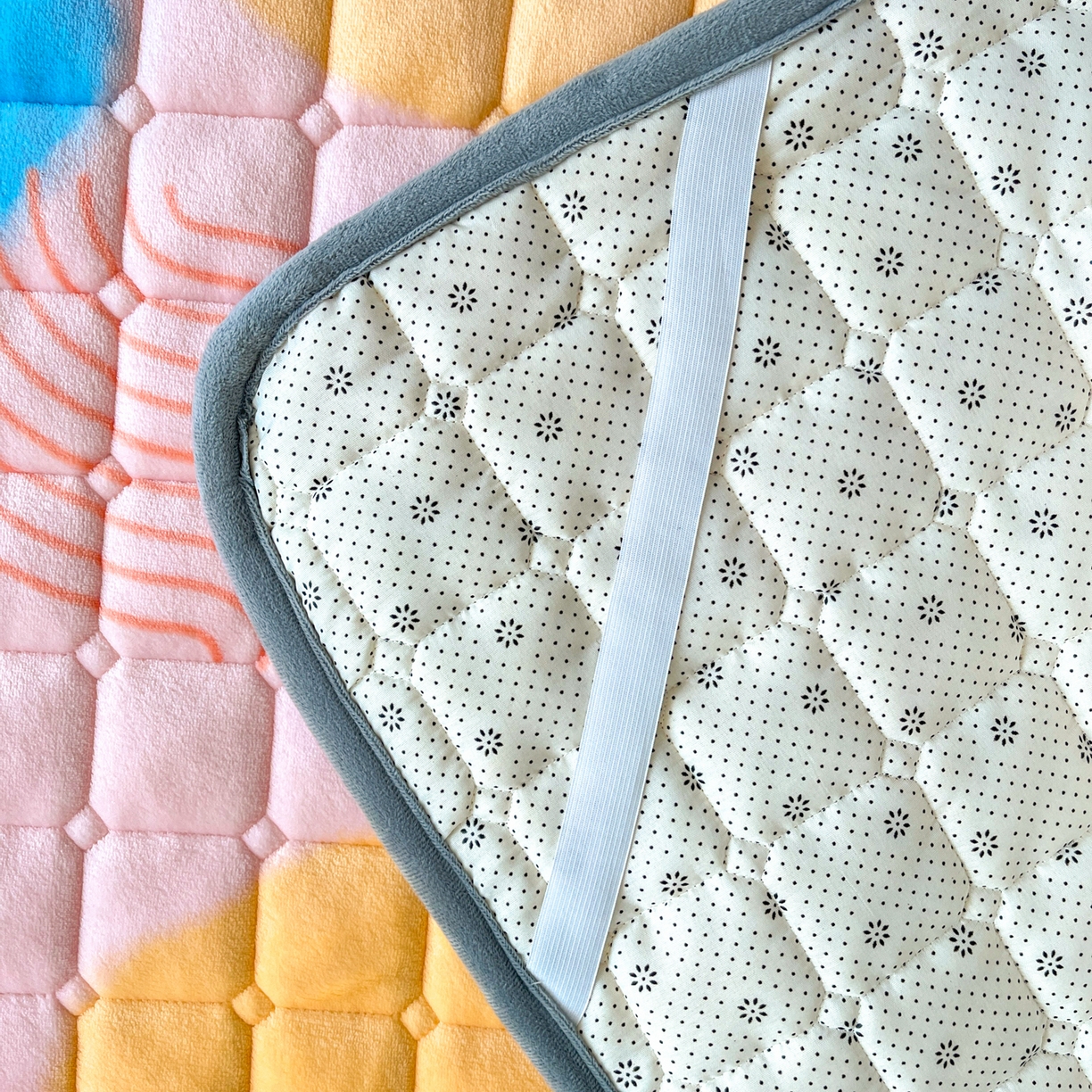 91家纺网 家纺一手货源 找家纺 小叮当家纺仓储工厂店 2025新款牛奶绒夹棉印花床垫床护垫大床图 绒床垫-炫彩人生