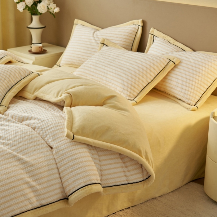 91家纺网 家纺一手货源 找家纺 晨曦家纺 2025新款加厚贝贝绒牛奶绒四件套（暖光） 贝贝绒-奶黄