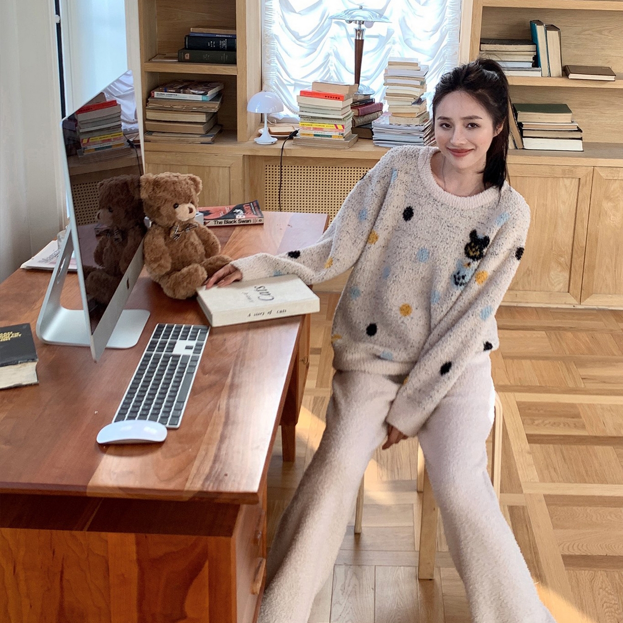 91家纺网 家纺一手货源 找家纺 妍景家居生活馆 2025新款半边绒-暖熊伙伴套装 奶米波点