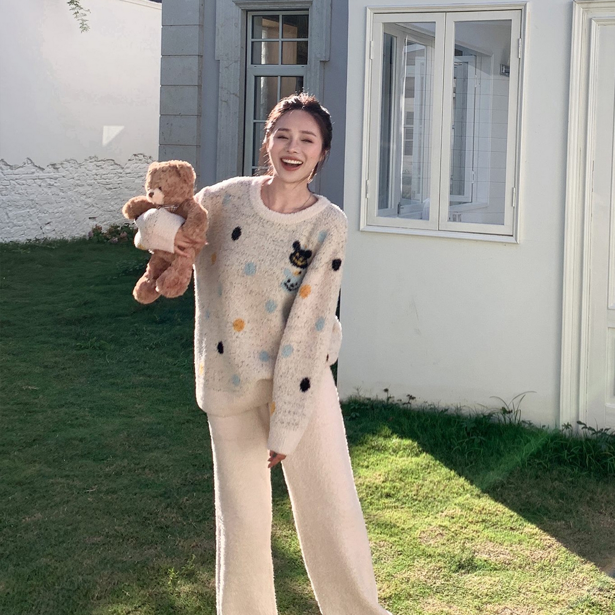 91家纺网 家纺一手货源 找家纺 妍景家居生活馆 2025新款半边绒-暖熊伙伴套装 奶米波点