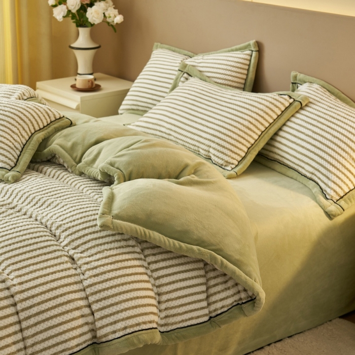 91家纺网 家纺一手货源 找家纺 晨曦家纺 2025新款加厚贝贝绒牛奶绒四件套（暖光） 贝贝绒-暖绿