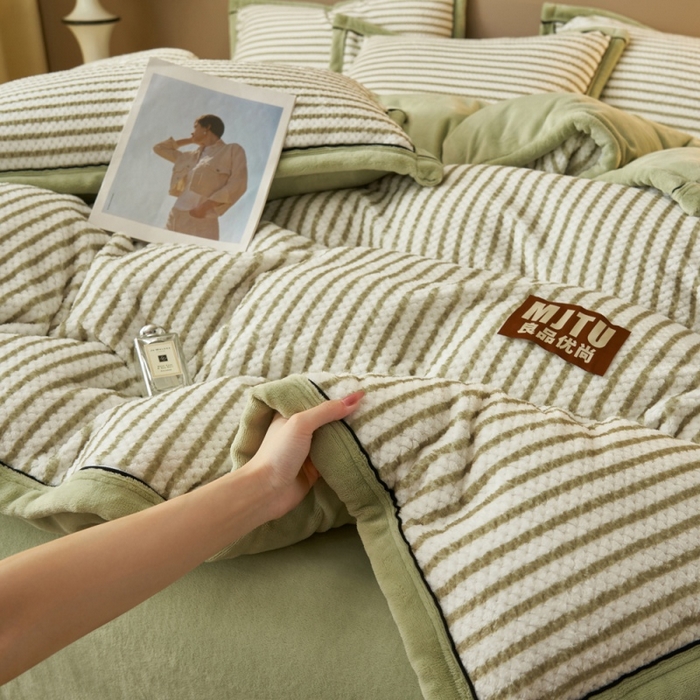 91家纺网 家纺一手货源 找家纺 晨曦家纺 2025新款加厚贝贝绒牛奶绒四件套（暖光） 贝贝绒-暖绿