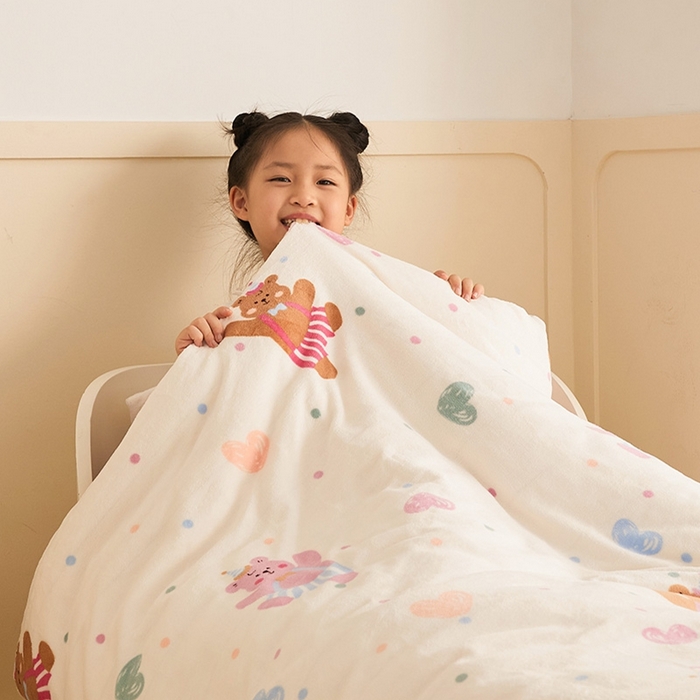 91家纺网 家纺一手货源 找家纺 嗨生活 2025新款牛奶绒多功能儿童盖毯式可脱卸被套大豆被芯幼儿园被子 儿童被子 爱心小熊
