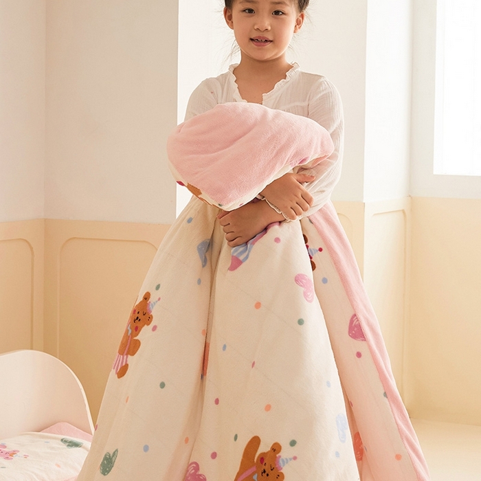 91家纺网 家纺一手货源 找家纺 嗨生活 2025新款牛奶绒多功能儿童盖毯式可脱卸被套大豆被芯幼儿园被子 儿童被子 爱心小熊