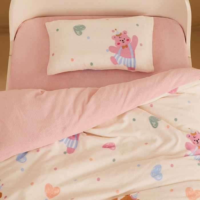 91家纺网 家纺一手货源 找家纺 嗨生活 2025新款牛奶绒多功能儿童盖毯式可脱卸被套大豆被芯幼儿园被子 儿童被子 爱心小熊