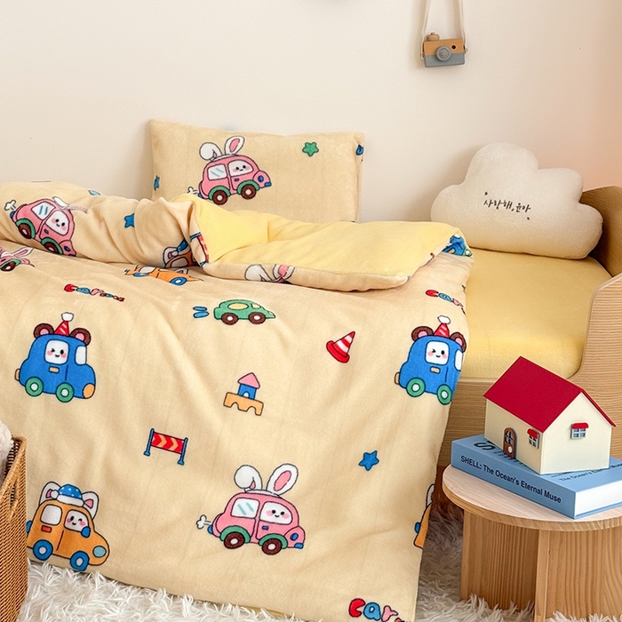91家纺网 家纺一手货源 找家纺 嗨生活 2025新款牛奶绒多功能儿童盖毯式可脱卸被套大豆被芯幼儿园被子 儿童被子 巴士汽车