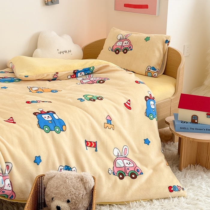 91家纺网 家纺一手货源 找家纺 嗨生活 2025新款牛奶绒多功能儿童盖毯式可脱卸被套大豆被芯幼儿园被子 儿童被子 巴士汽车