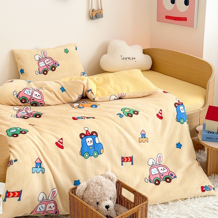 91家纺网 家纺一手货源 找家纺 嗨生活 2025新款牛奶绒多功能儿童盖毯式可脱卸被套大豆被芯幼儿园被子 儿童被子 巴士汽车