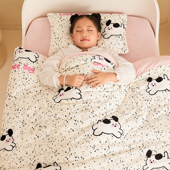 91家纺网 家纺一手货源 找家纺 嗨生活 2025新款牛奶绒多功能儿童盖毯式可脱卸被套大豆被芯幼儿园被子 儿童被子 斑点狗狗