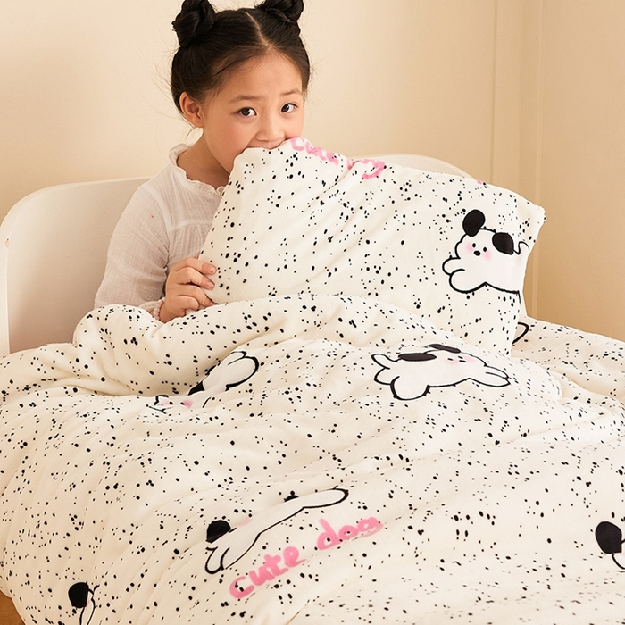 91家纺网 家纺一手货源 找家纺 嗨生活 2025新款牛奶绒多功能儿童盖毯式可脱卸被套大豆被芯幼儿园被子 儿童被子 斑点狗狗