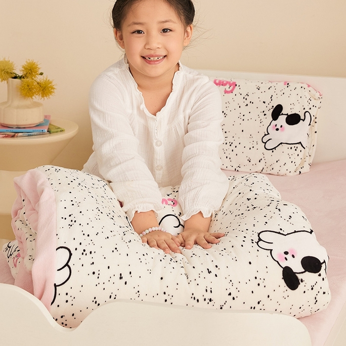 91家纺网 家纺一手货源 找家纺 嗨生活 2025新款牛奶绒多功能儿童盖毯式可脱卸被套大豆被芯幼儿园被子 儿童被子 斑点狗狗