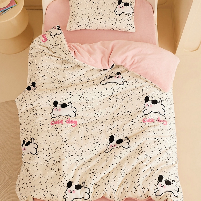 91家纺网 家纺一手货源 找家纺 嗨生活 2025新款牛奶绒多功能儿童盖毯式可脱卸被套大豆被芯幼儿园被子 儿童被子 斑点狗狗
