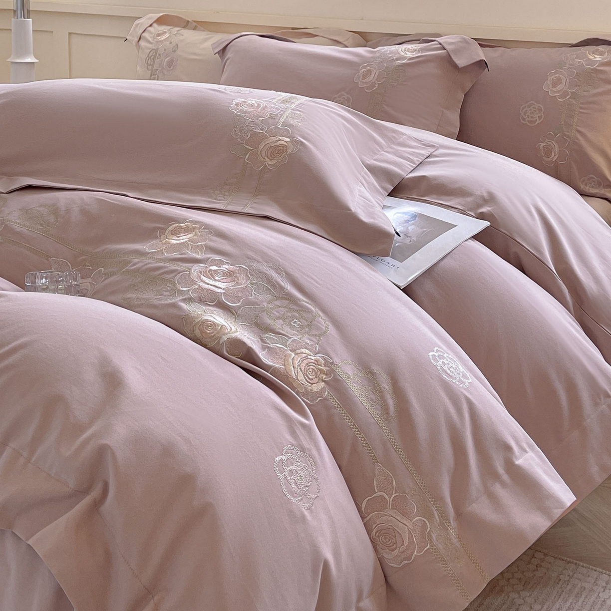 91家纺网 家纺一手货源 找家纺 （总） 秋冬季爆款A类加厚保暖全棉磨毛四件套纯棉被套重工刺绣床笠款轻奢高端床上用品