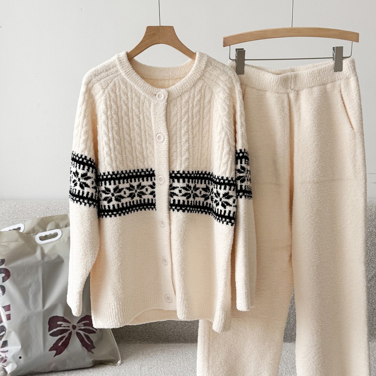 91家纺网 家纺一手货源 找家纺 （总）妍景家居生活馆 2025新款半边绒-圣诞复古套装