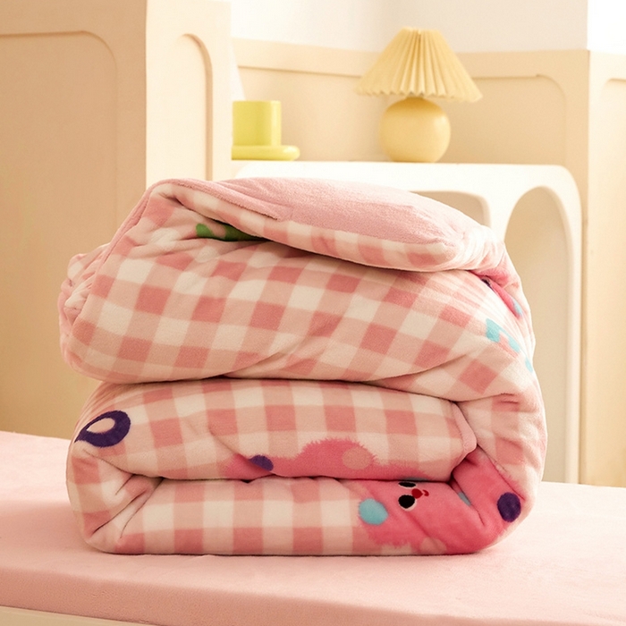 91家纺网 家纺一手货源 找家纺 嗨生活 2025新款牛奶绒多功能儿童盖毯式可脱卸被套大豆被芯幼儿园被子 儿童被子 格子小熊