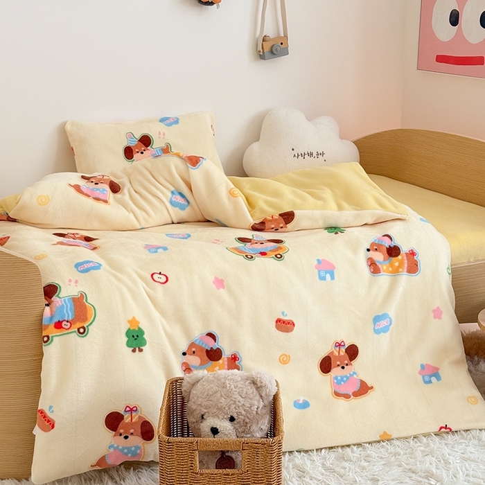 91家纺网 家纺一手货源 找家纺 嗨生活 2025新款牛奶绒多功能儿童盖毯式可脱卸被套大豆被芯幼儿园被子 儿童被子 乖巧小狗