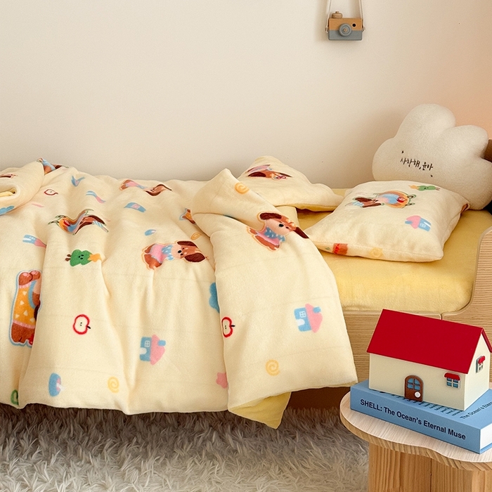 91家纺网 家纺一手货源 找家纺 嗨生活 2025新款牛奶绒多功能儿童盖毯式可脱卸被套大豆被芯幼儿园被子 儿童被子 乖巧小狗