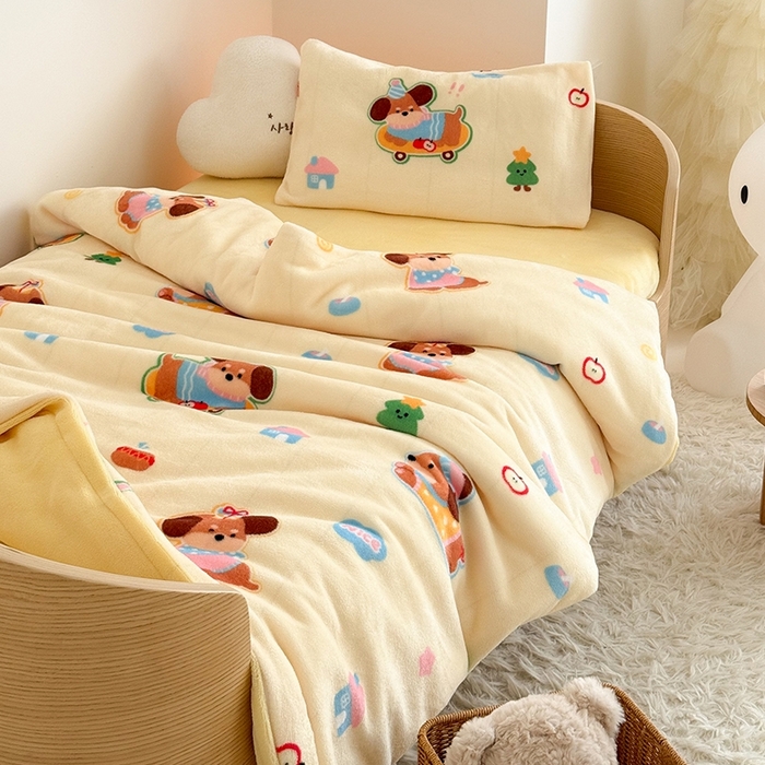 91家纺网 家纺一手货源 找家纺 嗨生活 2025新款牛奶绒多功能儿童盖毯式可脱卸被套大豆被芯幼儿园被子 儿童被子 乖巧小狗