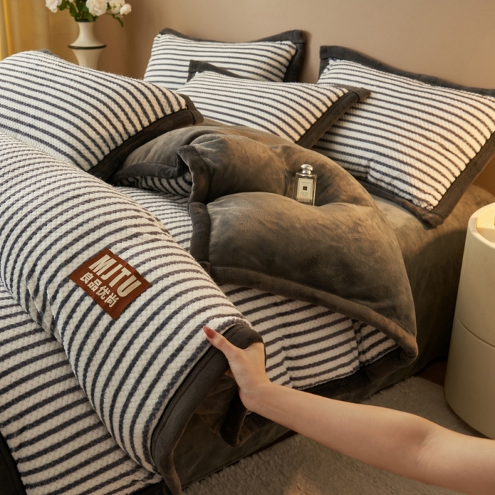 91家纺网 家纺一手货源 找家纺 晨曦家纺 2025新款加厚贝贝绒牛奶绒四件套（暖光） 贝贝绒-星空灰