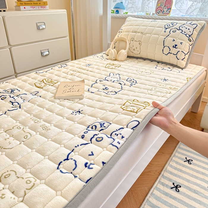 91家纺网 家纺一手货源 找家纺 （总）小叮当家纺仓储工厂店 2025新款牛奶绒夹棉印花床垫学生图