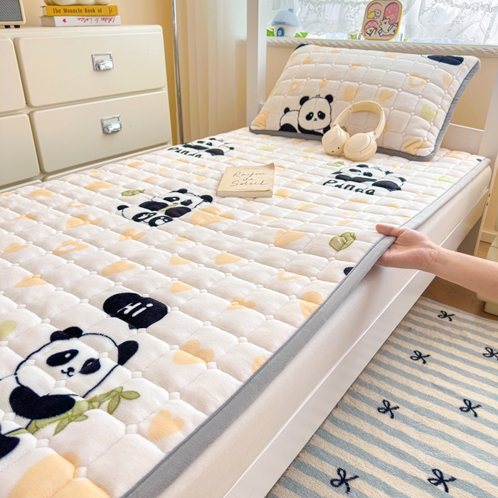 91家纺网 家纺一手货源 找家纺 （总）小叮当家纺仓储工厂店 2025新款牛奶绒夹棉印花床垫学生图