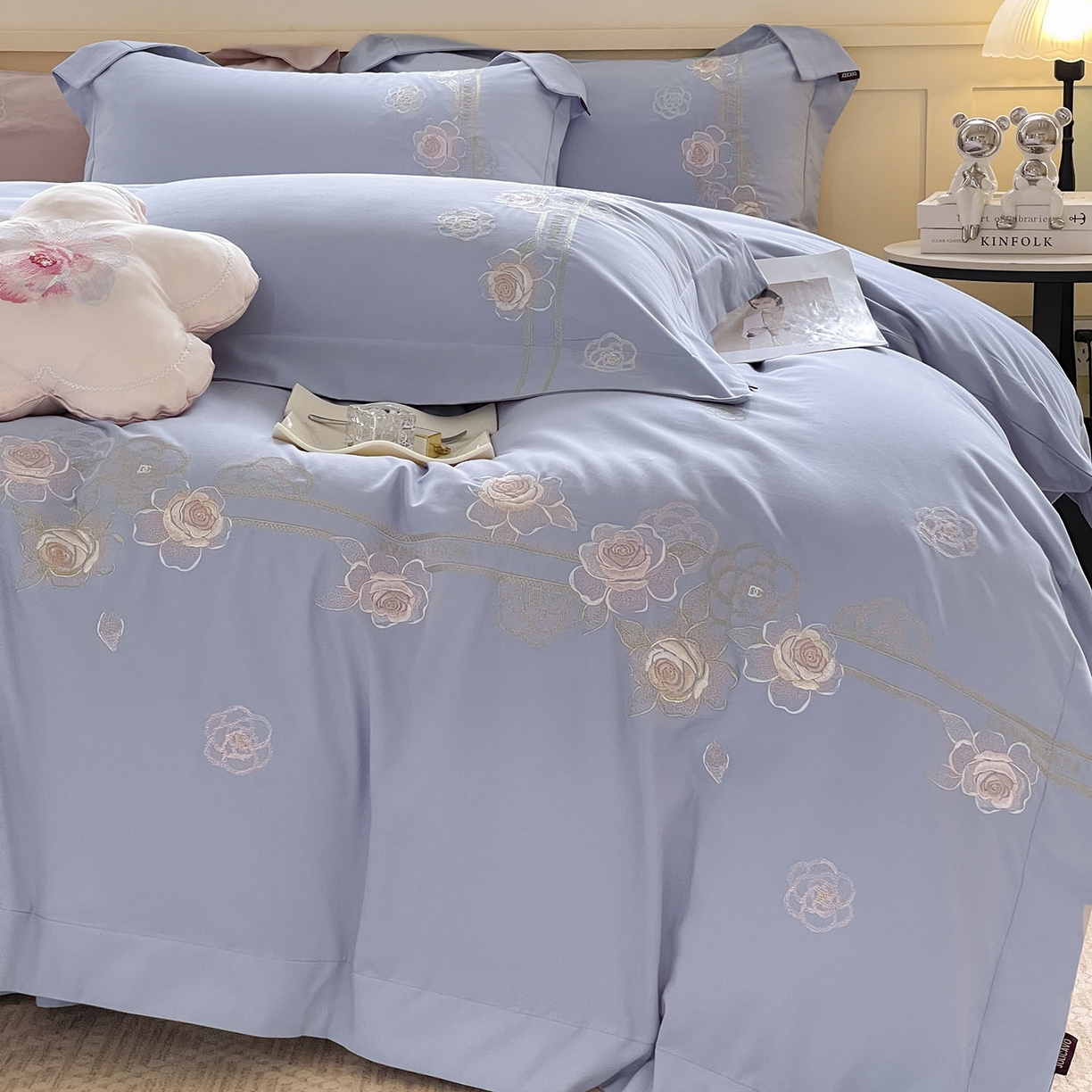 91家纺网 家纺一手货源 找家纺  秋冬季爆款A类加厚保暖全棉磨毛四件套纯棉被套重工刺绣床笠款轻奢高端床上用品 温莎-莓蓝