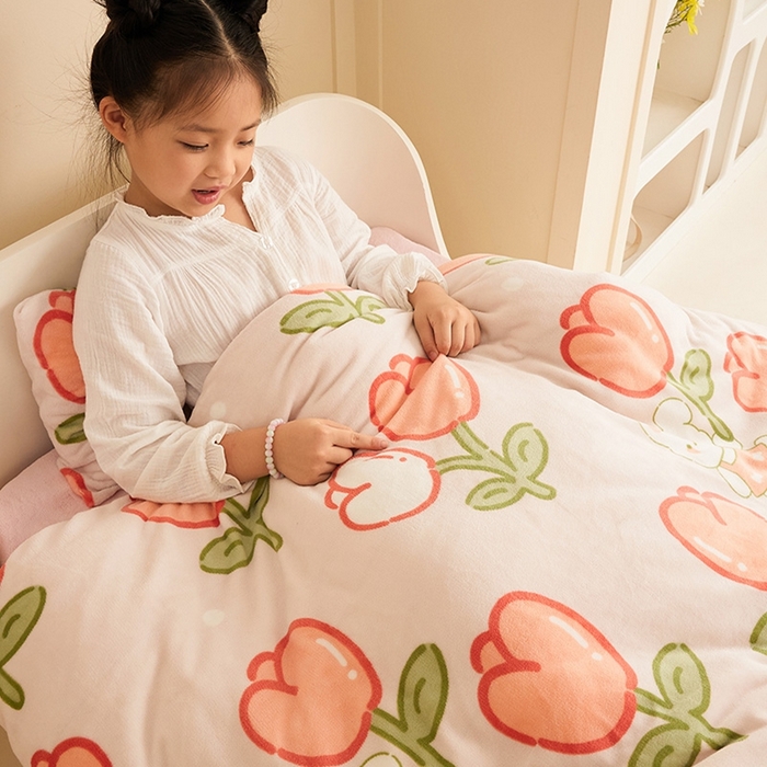 91家纺网 家纺一手货源 找家纺 嗨生活 2025新款牛奶绒多功能儿童盖毯式可脱卸被套大豆被芯幼儿园被子 儿童被子 花间小兔