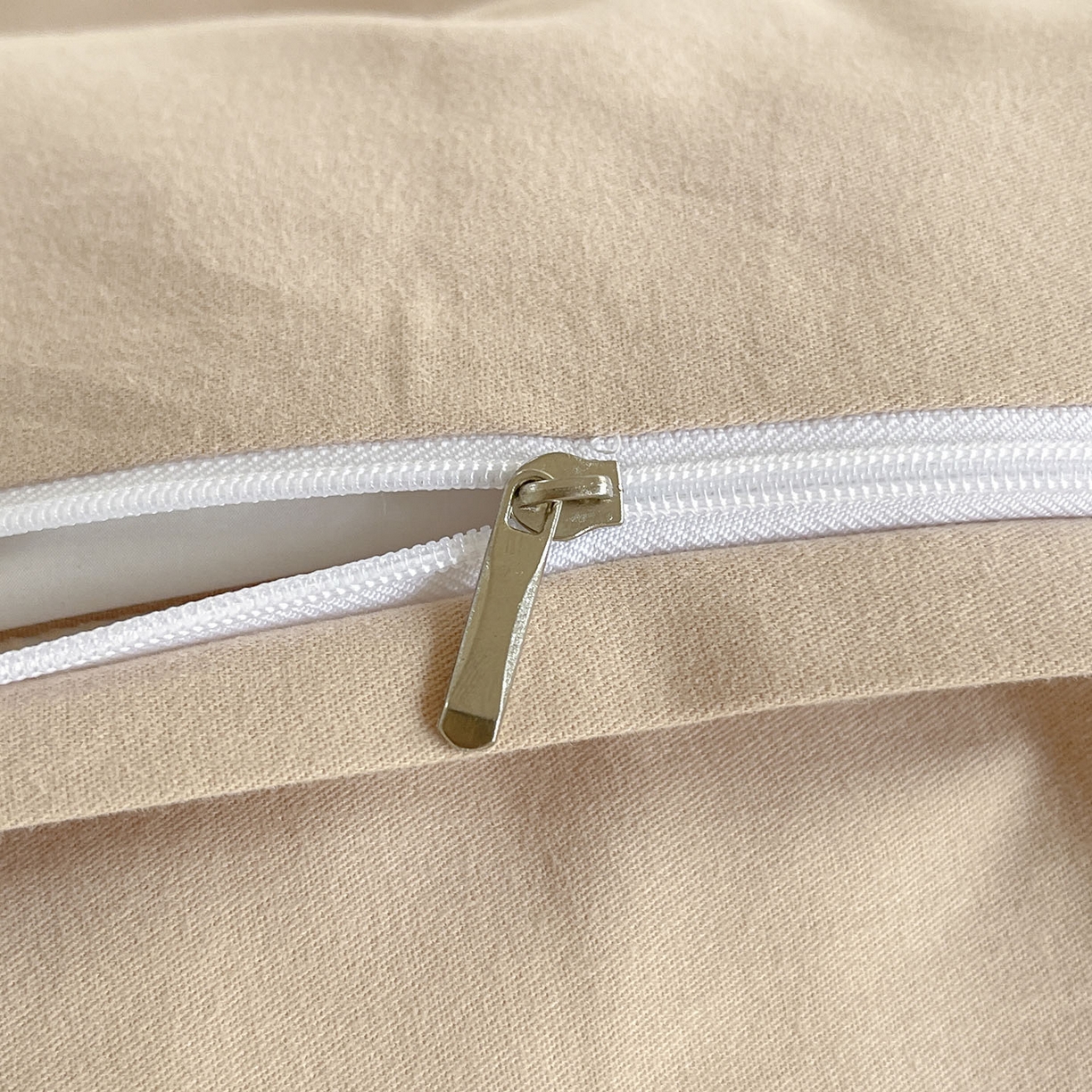 91家纺网 家纺一手货源 找家纺  秋冬季爆款A类加厚保暖全棉磨毛四件套纯棉被套重工刺绣床笠款轻奢高端床上用品 温莎-拿铁