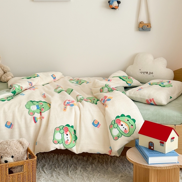 91家纺网 家纺一手货源 找家纺 嗨生活 2025新款牛奶绒多功能儿童盖毯式可脱卸被套大豆被芯幼儿园被子 儿童被子 开心恐龙