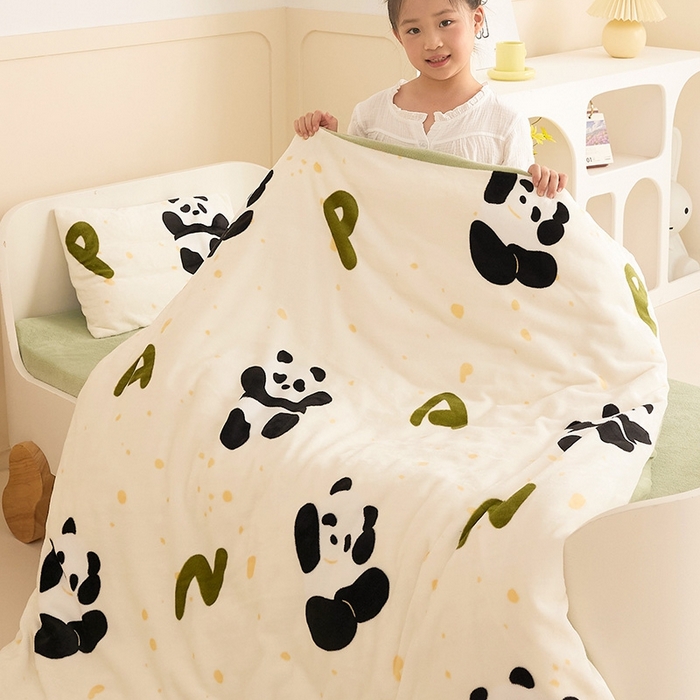 91家纺网 家纺一手货源 找家纺 嗨生活 2025新款牛奶绒多功能儿童盖毯式可脱卸被套大豆被芯幼儿园被子 儿童被子 开心熊猫