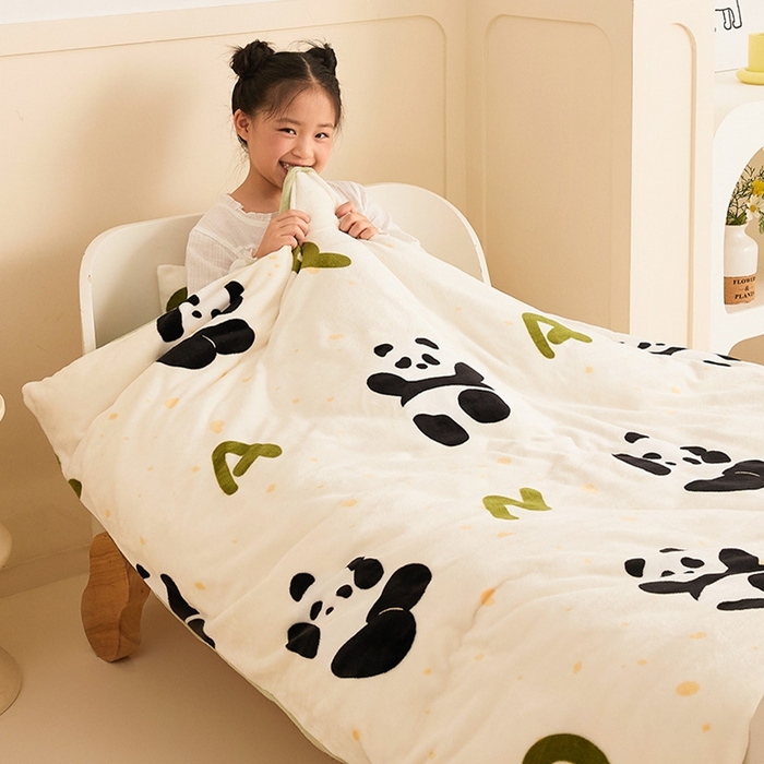 91家纺网 家纺一手货源 找家纺 嗨生活 2025新款牛奶绒多功能儿童盖毯式可脱卸被套大豆被芯幼儿园被子 儿童被子 开心熊猫