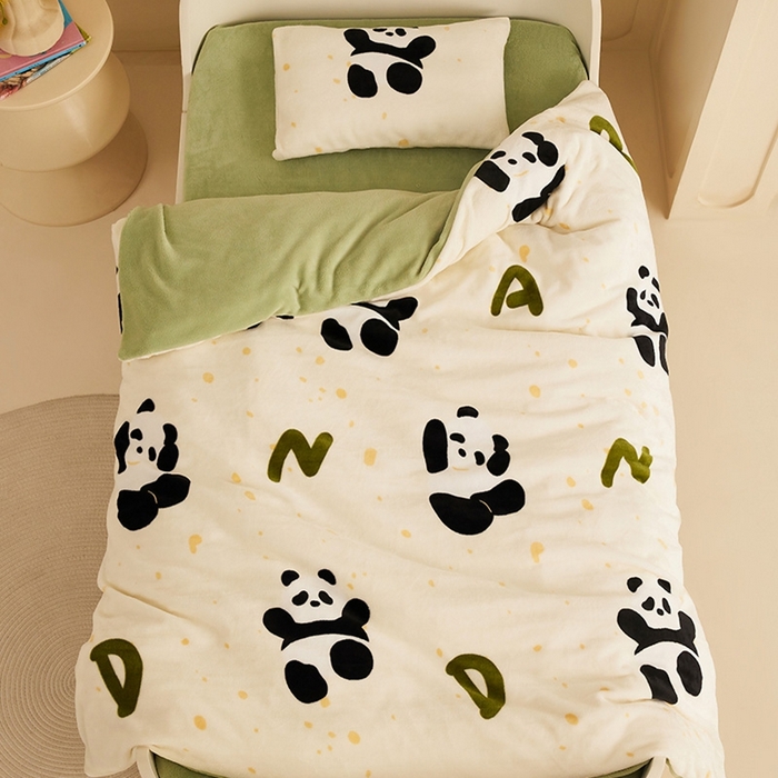 91家纺网 家纺一手货源 找家纺 嗨生活 2025新款牛奶绒多功能儿童盖毯式可脱卸被套大豆被芯幼儿园被子 儿童被子 开心熊猫